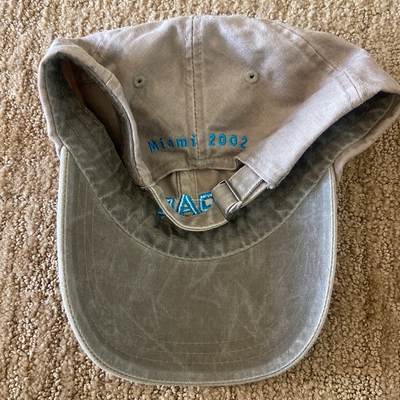 VENUS WILLIAMS TENNIS MEMORABILIA SIGNED NASDAQ-100 HAT & OTHER - Picture 3 of 6